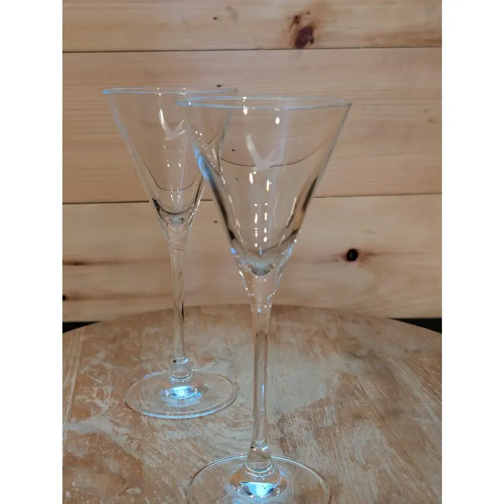Grey Goose serve cocktails